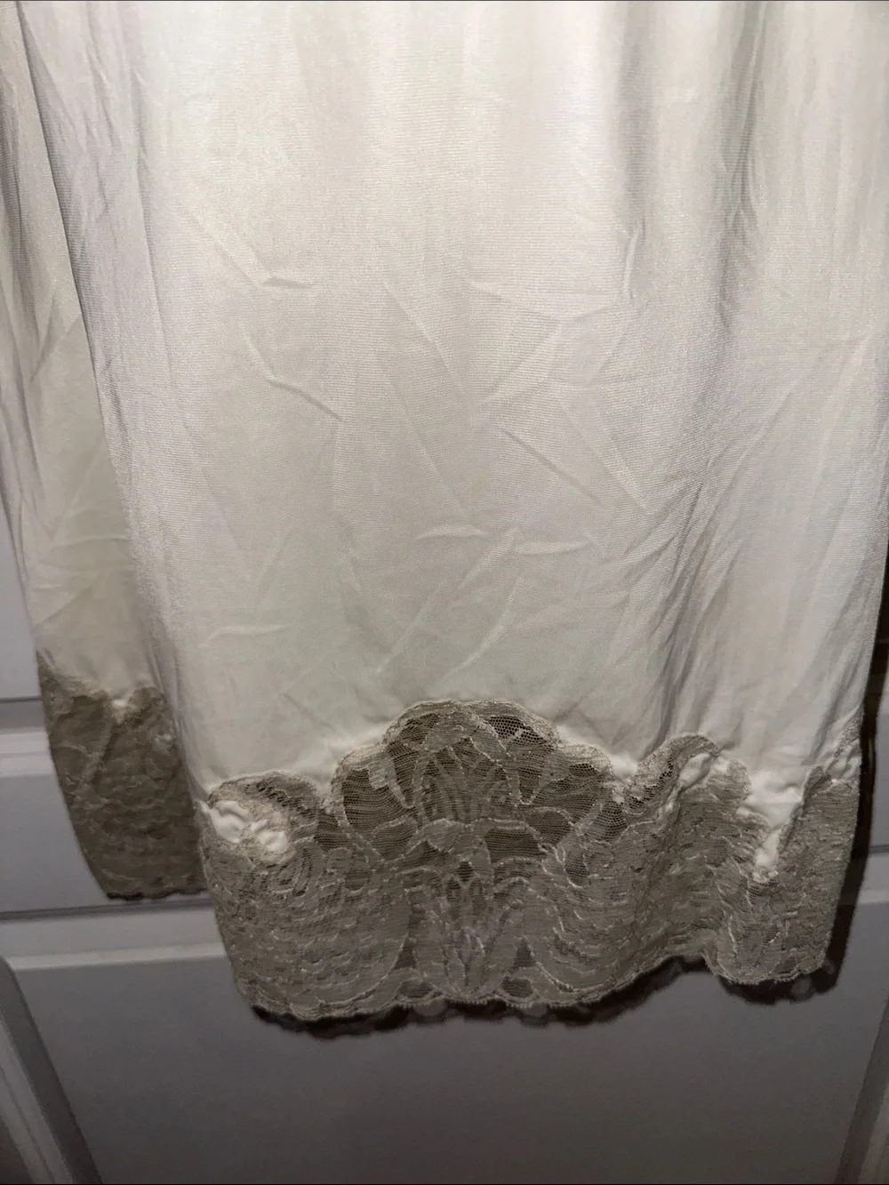 Vintage 60s Cream/Ivory Lace Half Slip with Tan Lace Hem - Picture 3 of 5
